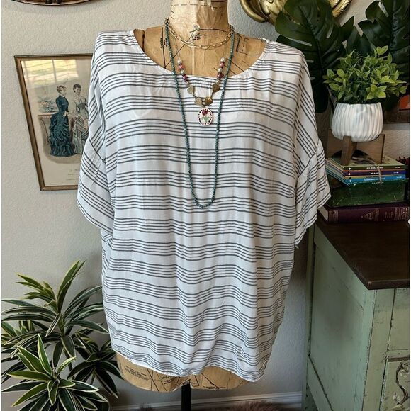 Vince Camuto White Grey Stripe Dolman Ruffle Sleeve Blouse Plus Sz 2X - Picture 1 of 9
